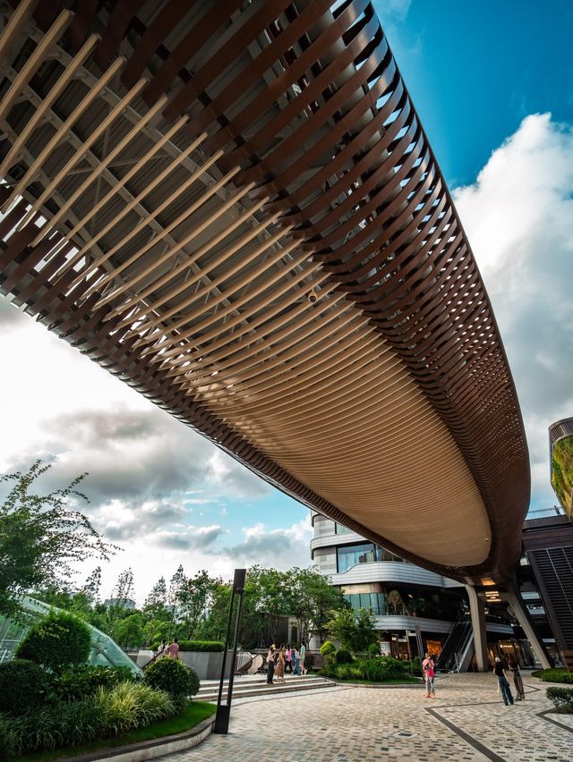 Qiantan Taikoo Li Complete Guide: Trendy Luxury Check-in + Artistic ...