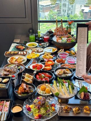 Longyan's newest top-tier buffet: all-you-can-eat crayfish and sweet shrimp!