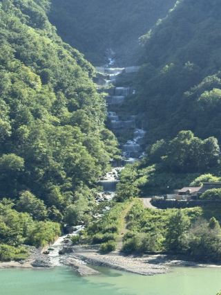 저는 항상 일본 시라카와고에 가보고 싶었는데, 다행히 투생국제여행사에서 이 일정을 제공해 주었어요. 특히 일본 여행 경험이 풍부한 여행사를 선택했는데 정말 만족스러웠습니다.