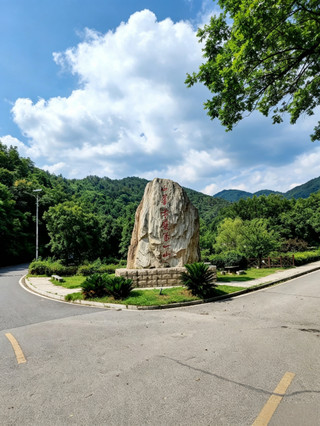 Wuhan 1.5h direct! Xiaogan Shuangfeng Mountain hiking and creek trekking all-in-one guide to unlock your summer