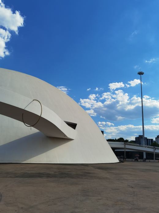 Brasília | National Museum, stepping into Niemeyer's pure white domed architectural planet