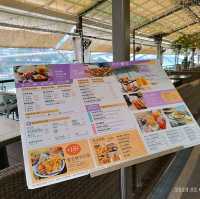 碧潭水灣湖邊享受午餐或晚飯