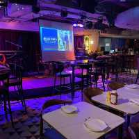 彌敦左岸，聽住live band，食好西！