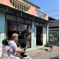 ท่าเรือหน้าบ้าน จุดเช็คอินที่แรกเมื่อมาถึงเกาะล้าน