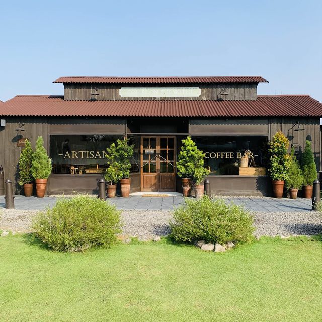 【インドネシア】アンティークなカフェ”Artisan Coffee Ber”