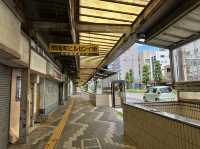岐阜駅前。『問屋町ウォールアート』と駅前アーケードの問屋街