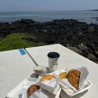 【チェジュ】海を眺めながら食べれる有名ベーグル