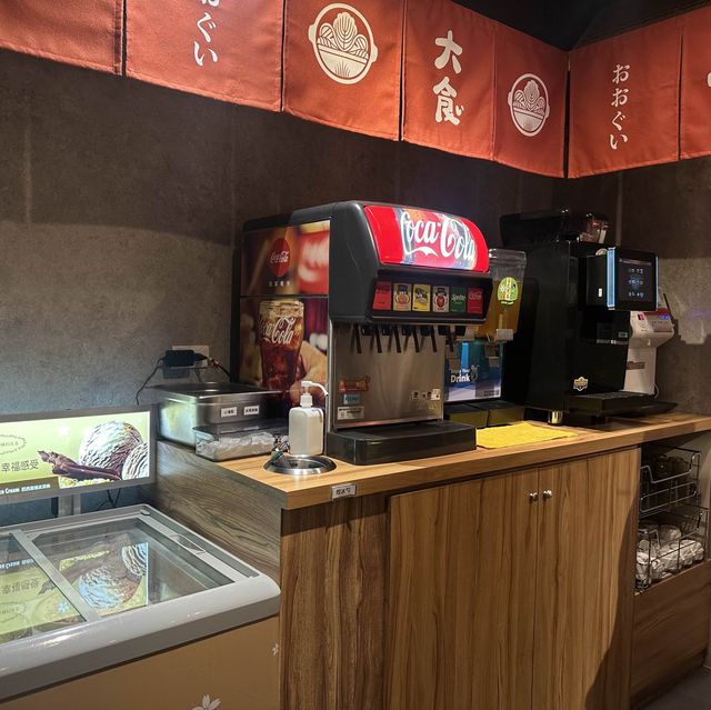 科技大樓站 平價吃到飽火鍋😋大食鍋物🍲麻辣湯底很棒喔！