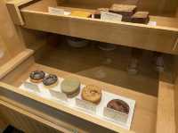 京都・中京区。エースホテル京都のロビー、コーヒーで一休み『Stumptown Coffee Roasters』