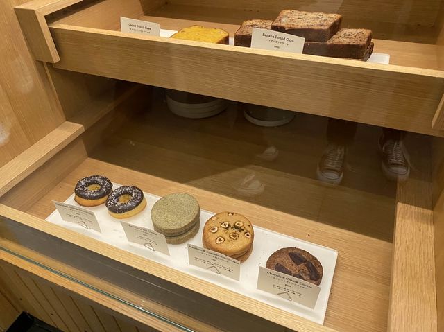 京都・中京区。エースホテル京都のロビー、コーヒーで一休み『Stumptown Coffee Roasters』