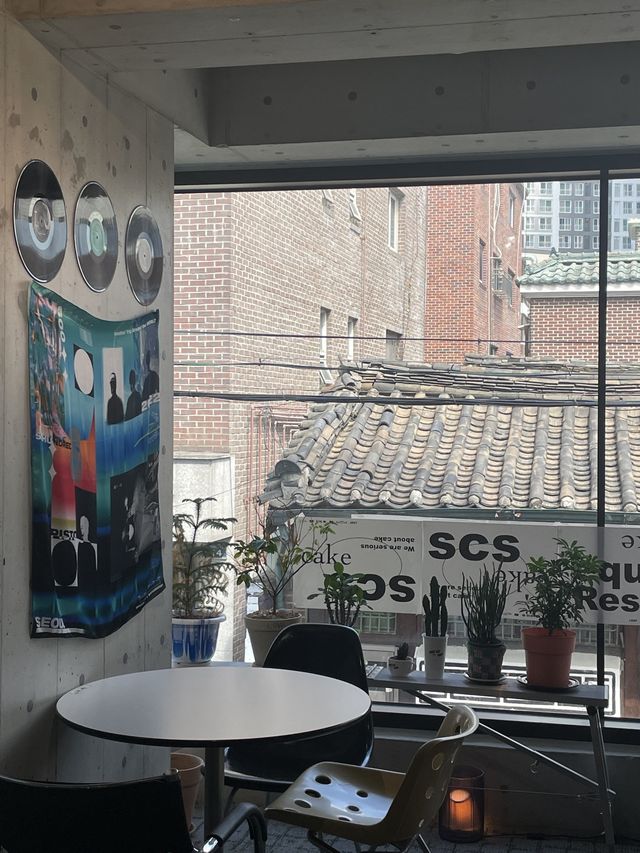 용산 힙한 카페를 찾는다면, 식캣사인☕️