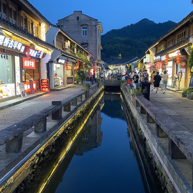 Feel young in Hanling Old Street 