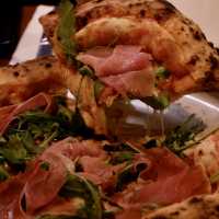 排名最高的Pizza名店，食物不算驚艷，但環境真一般  