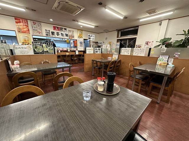 福岡・箱崎。『博多麺王』で食べる焙煎にんにくと葱油を使った『黒ラーメン』