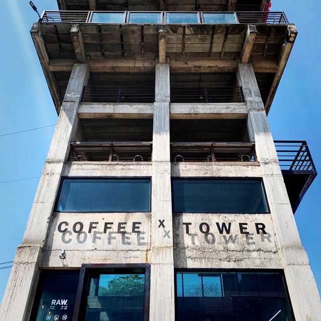 Instagram-able Tower Cafe in Chiang Mai 🏰