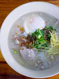  เกาเหลาเลือดหมู เจ้าเก่าตลาดเกษตร
