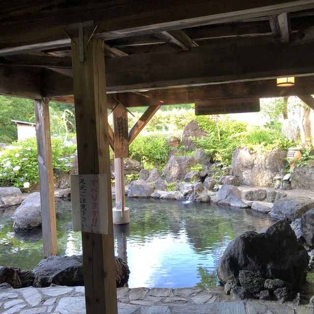 傳統日式旅館👘浸泡天然溫泉♨️品嚐懷石料理