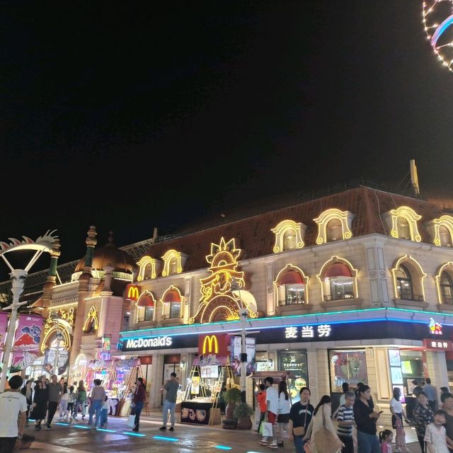 Dino Town Shopping Center