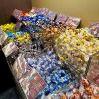 Taste more of Lindt in this Chocolat Boutique