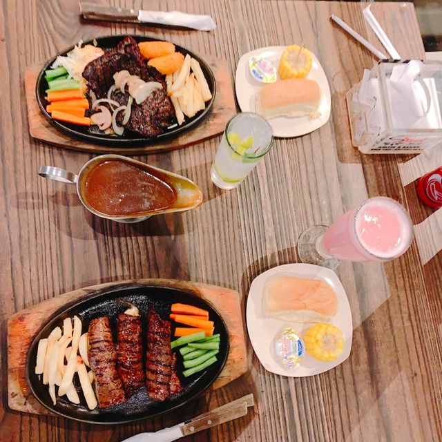 【インドネシア】ビーフ絶品“Steak Hut“