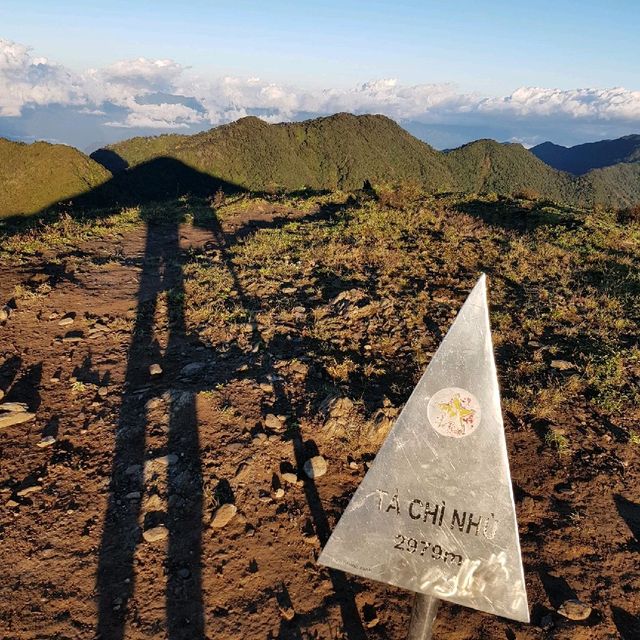 Ta Chi Nhu - a sea of clouds
