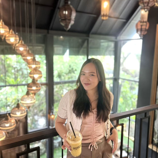 Muguet Cafe and Art Space, Pattaya