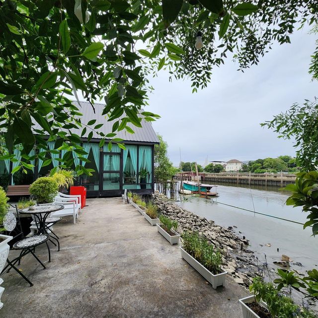 Merriver Cafe