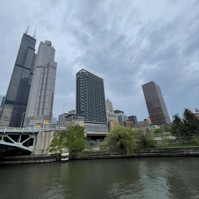 Chicago night life and boat ride 