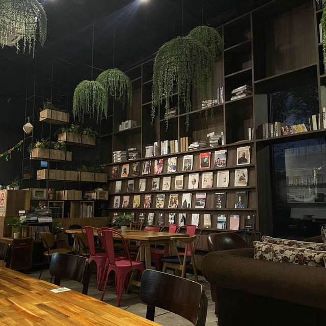 Glasshouse Library-Themed Cafe in Puncak Alam