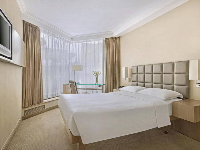 The Kowloon Hotel 