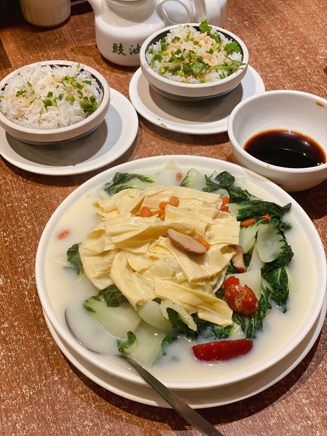 西環 人氣大排檔！
