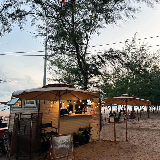 Haus คาเฟ่สุดชิลล์ ที่หาดแหลมเจริญ ระยอง 