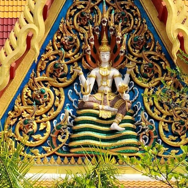 Wat Phra Thong or Wat Phra Phut