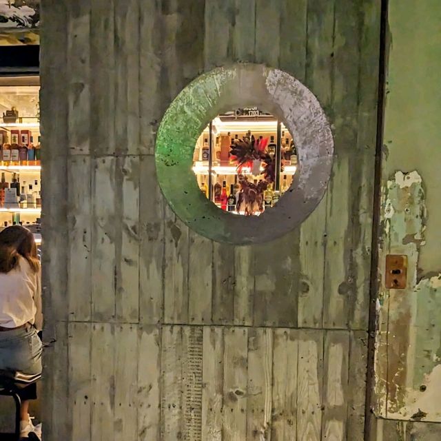 台南-TCRC三店，帶有廟宇元素的餐酒館：Phowa 頗瓦