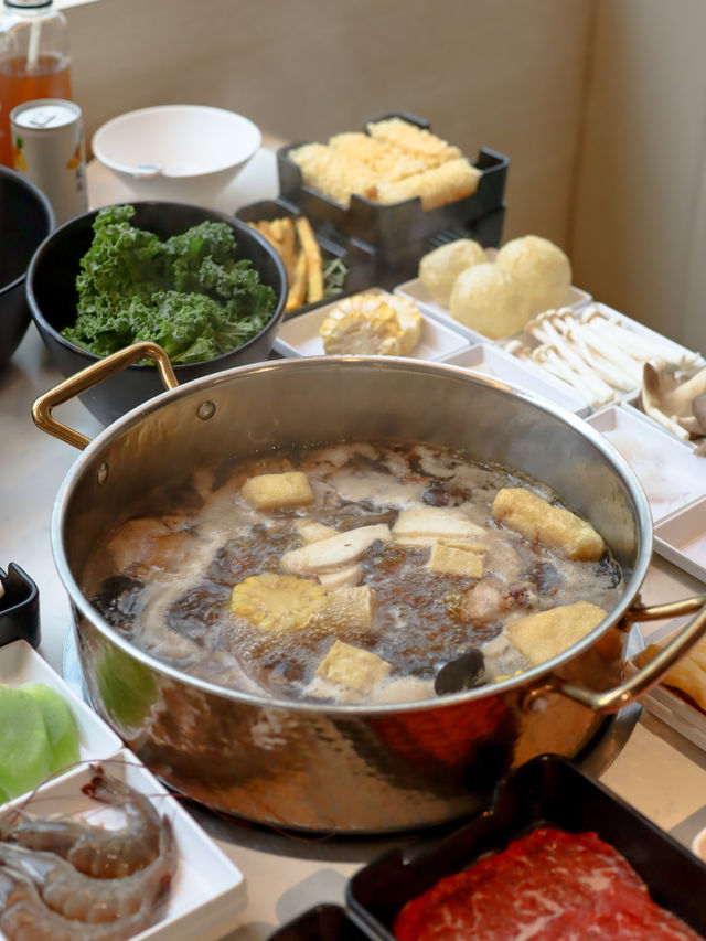 香港探店｜無限時任食19款滋味養生湯底涮涮鍋  
