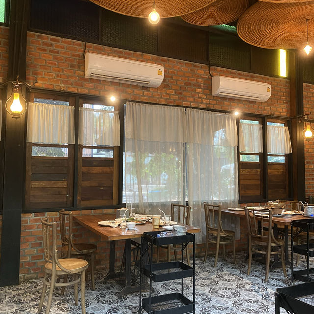 ตำกระเทยสาเกต ร้านเด็ดมิชลิน2024