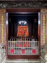 วัดที่อยู่ด้านหน้าของทางขึ้นเขา XiangShan