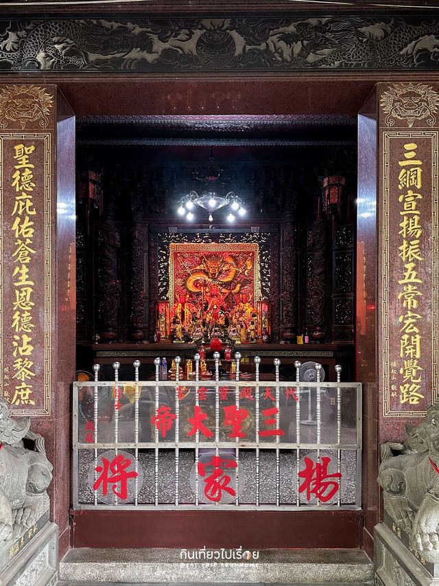 วัดที่อยู่ด้านหน้าของทางขึ้นเขา XiangShan