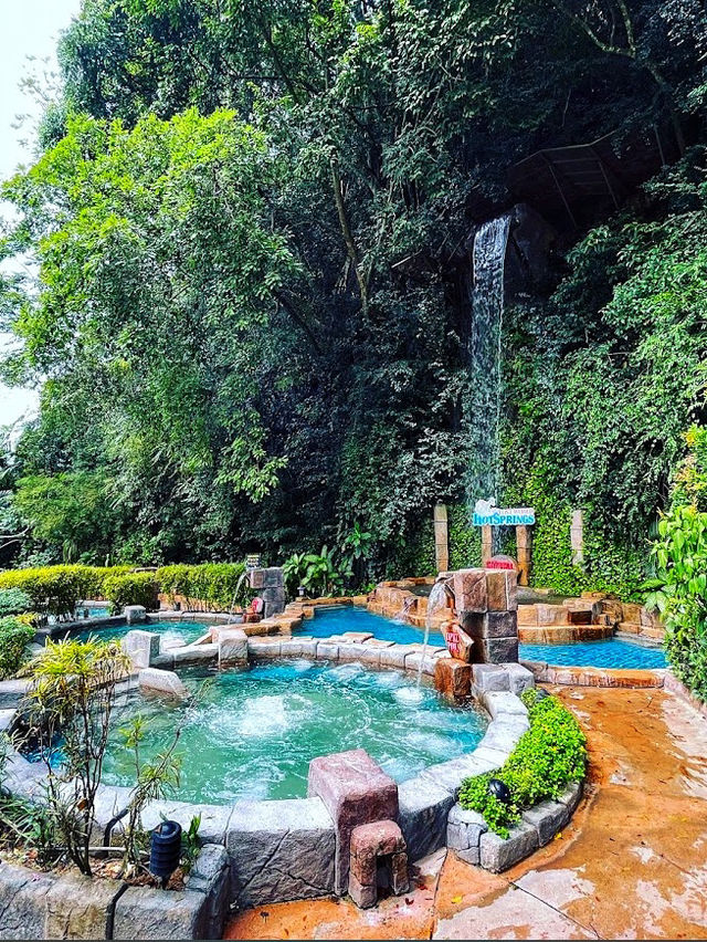 🇲🇾 Relax and Rejuvenate: Hot Springs at Lost World of Tambun