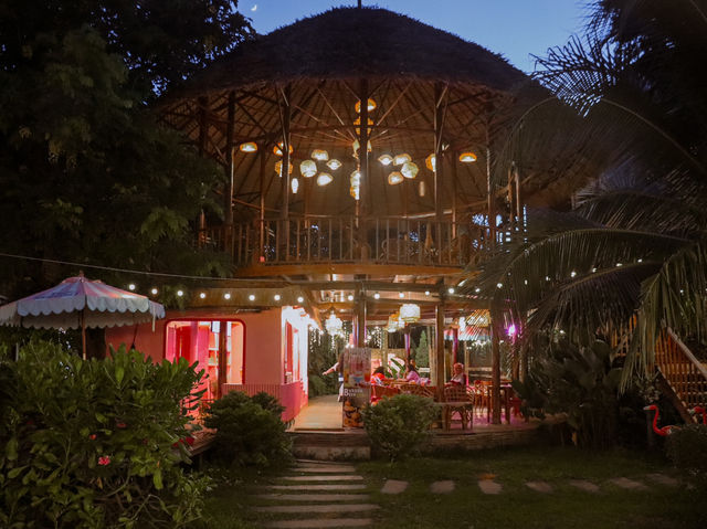 รีวิว Top Secrets Beach Café ( หัวหิน ) 🍸