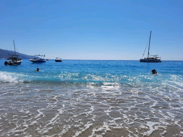 土耳其Oludeniz Beach死海海灘：藍寶石海水，天堂般的景色