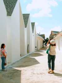 Baan Tah on the Sea ที่พักริมทะเลบางเสร่