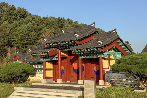 백제왕의 위패를 모신 사당 ‘숭덕전’ | 트립닷컴 공주