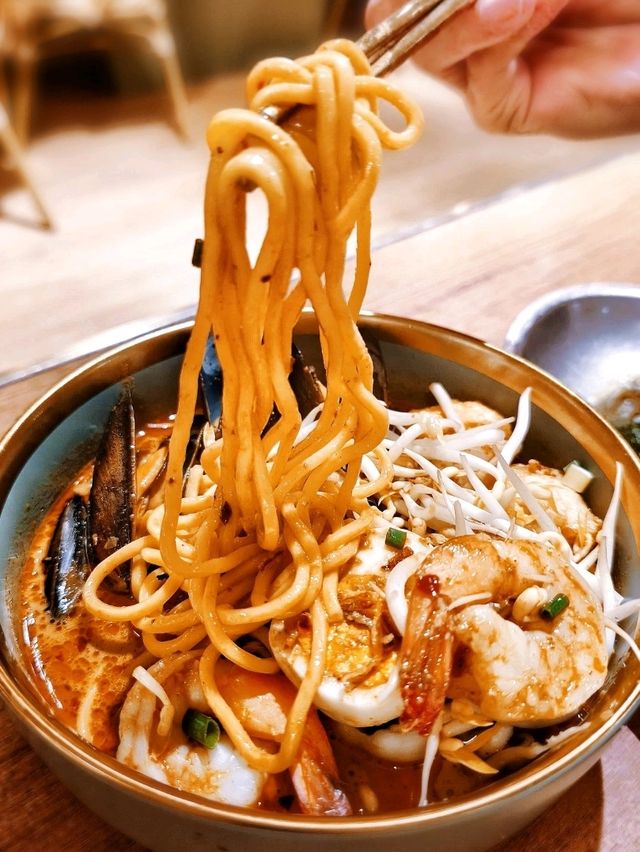 旺角樓上餐廳，充滿異國風情氣氛，主打泰國和東南亞美食