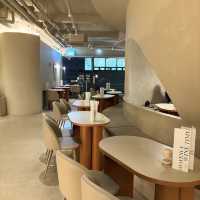 【韓国】優しいイケメン店員さんのオシャレなカフェ✨