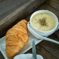  High River Cafe บ้านโป่ง ราชบุรี 