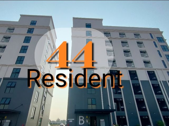 44 Resident and Resort 