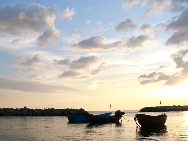 เก็บแสงเย็นที่หาดแหลมเจริญ