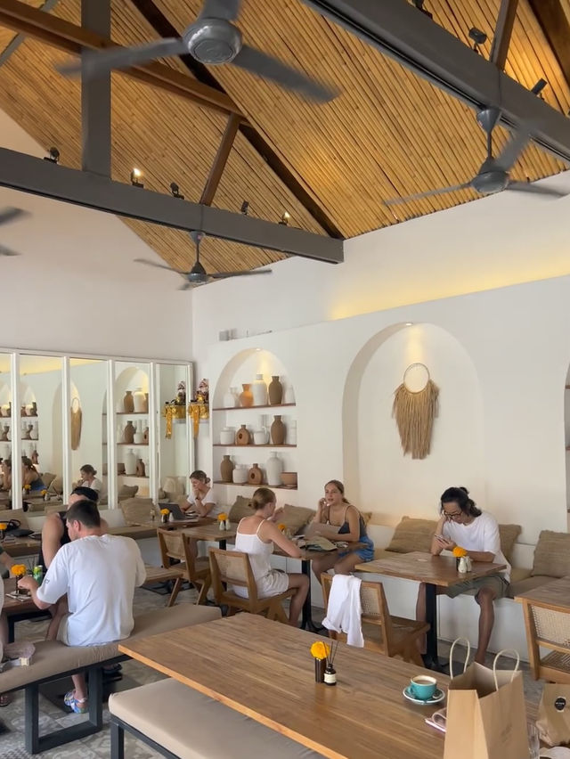 Mr. Sista Café: Where Bali’s Best Coffee Meets Cozy Vibes