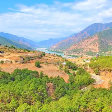 長江第一灣：自然奇觀與歷史交融的壯麗景致